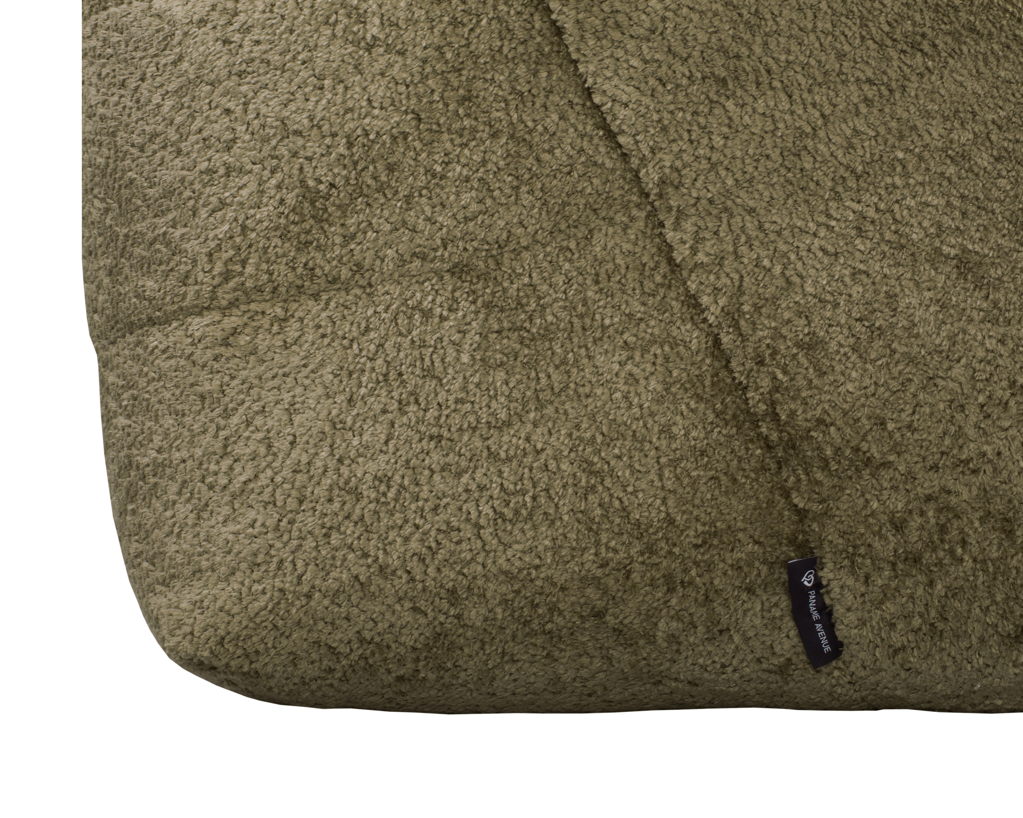 Fauteuil Moret en tissu chenille vert olive Paname Avenue, détail du label de la marque