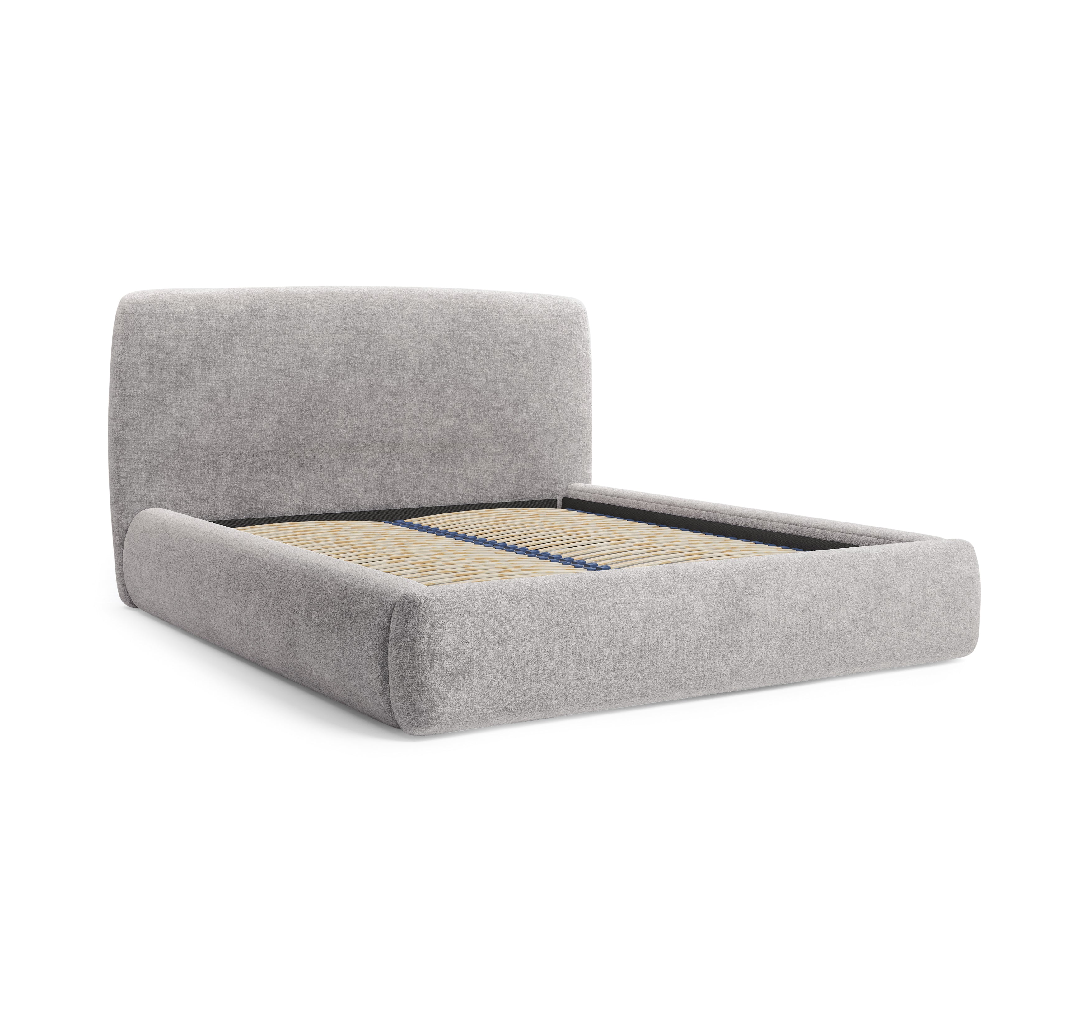 Lit Jeûneurs 180x200 en tissu chenille gris clair Paname Avenue, vue trois-quarts sans matelas sur fond blanc