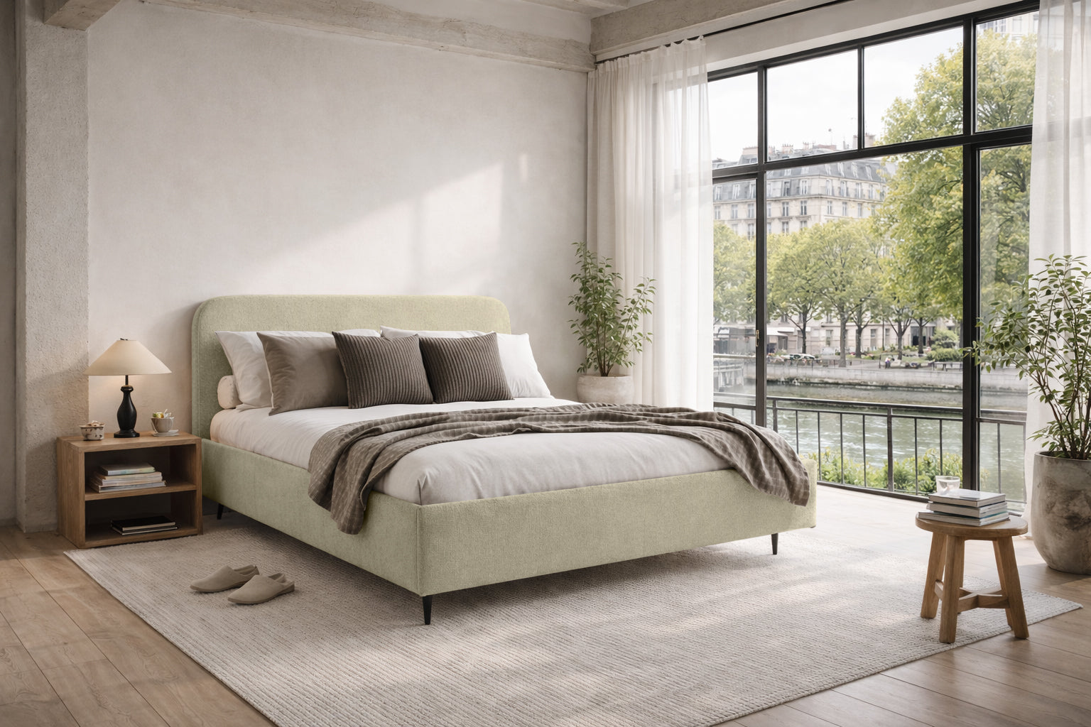 Lit coffre Yves Toudic en tissu bouclette beige Paname Avenue dans un décor inspire au quartier parisien