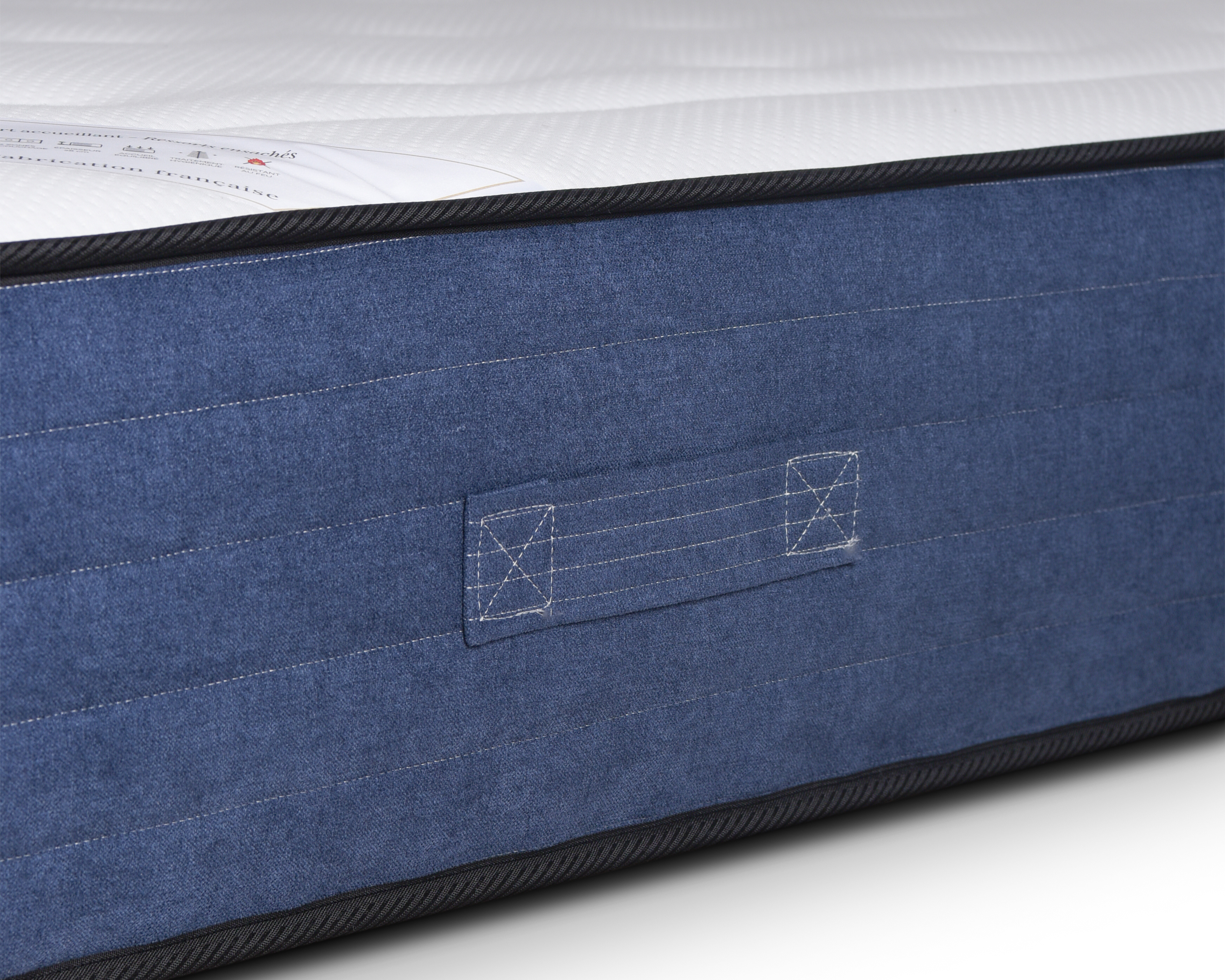 Zoom poignée du matelas 160x200cm Abbaye 28cm ressorts ensachés 35kg/m3 de chez Paname Avenue sur fond blanc