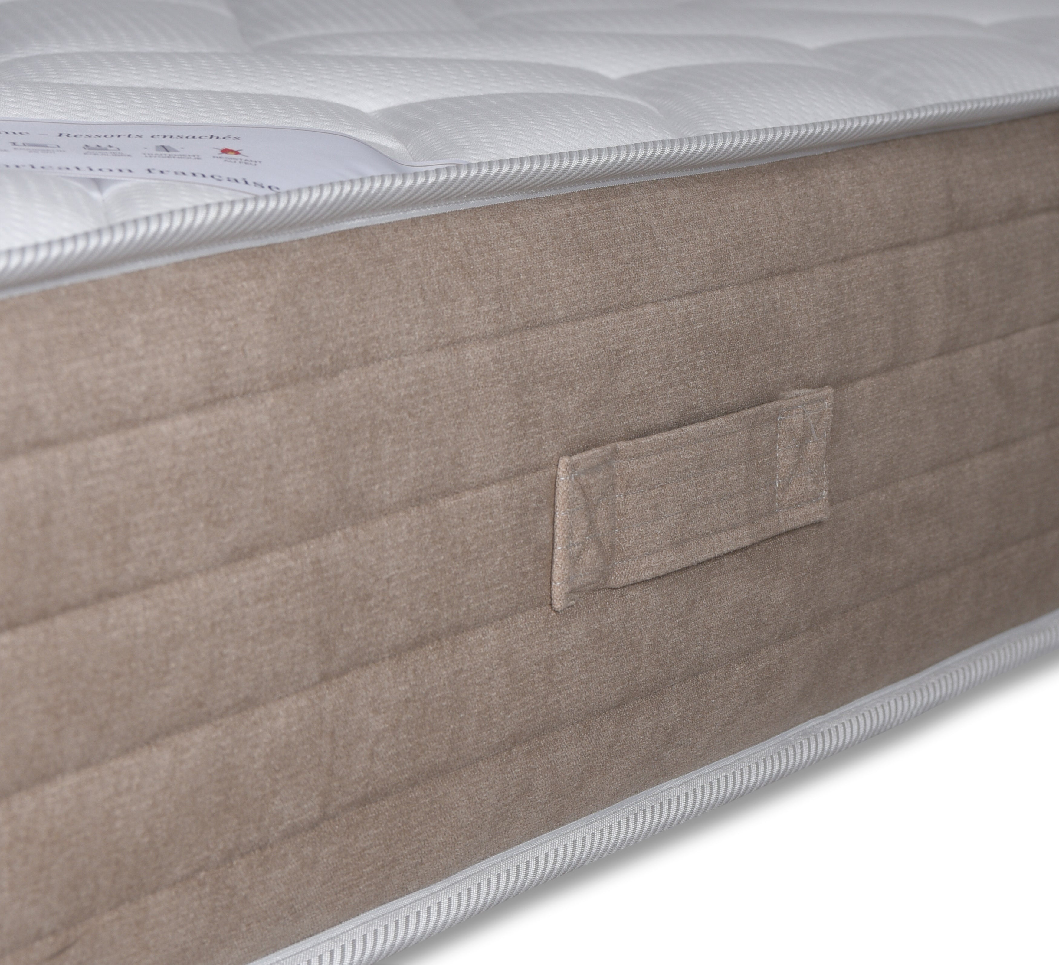 Zoom poignée du matelas 160x200cm Bouloi 25cm ressorts ensachés 35kg/m3 de chez Paname Avenue sur fond blanc