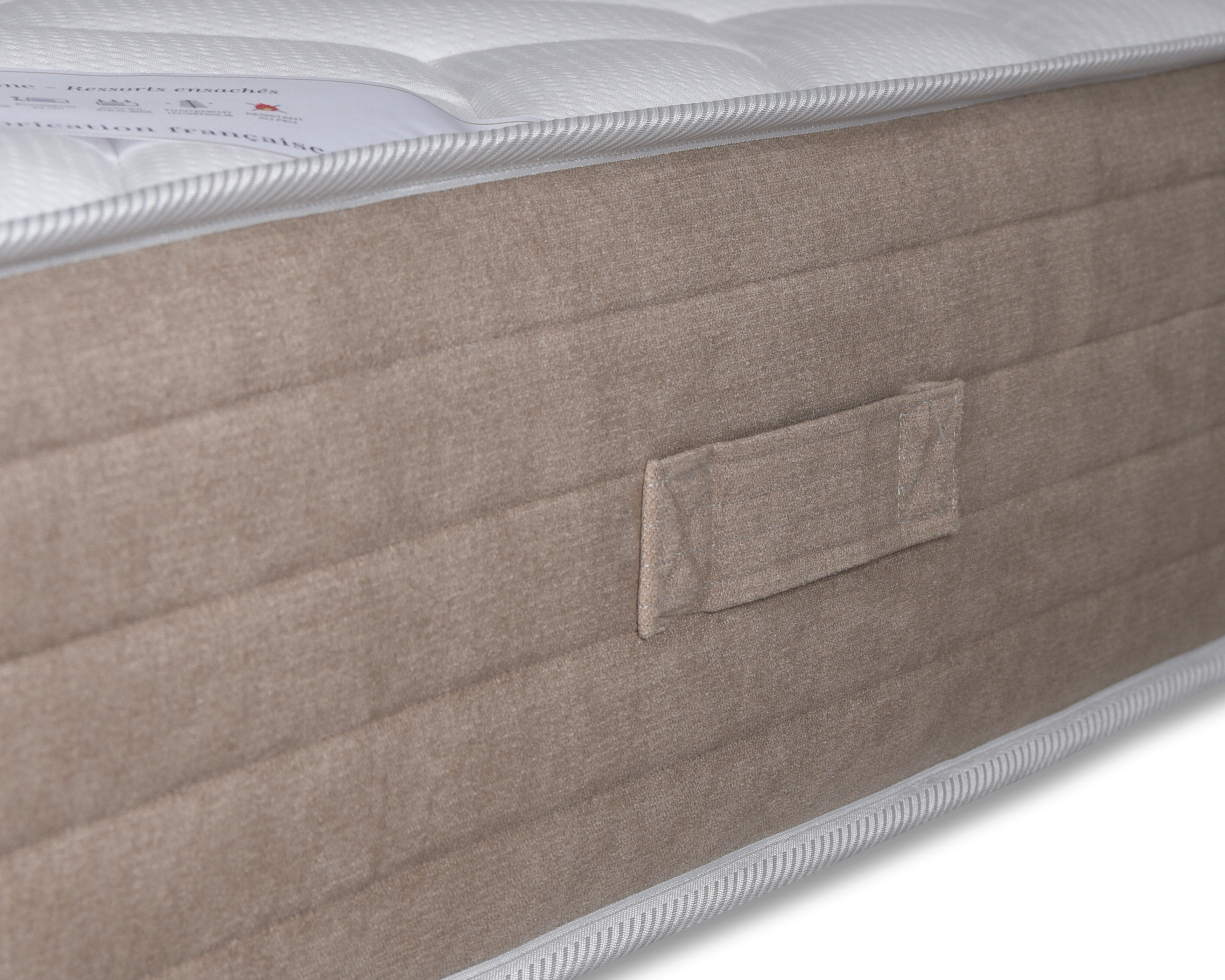 Zoom poignée du matelas 180x200cm Bouloi 25cm ressorts ensachés 35kg/m3 de chez Paname Avenue sur fond blanc
