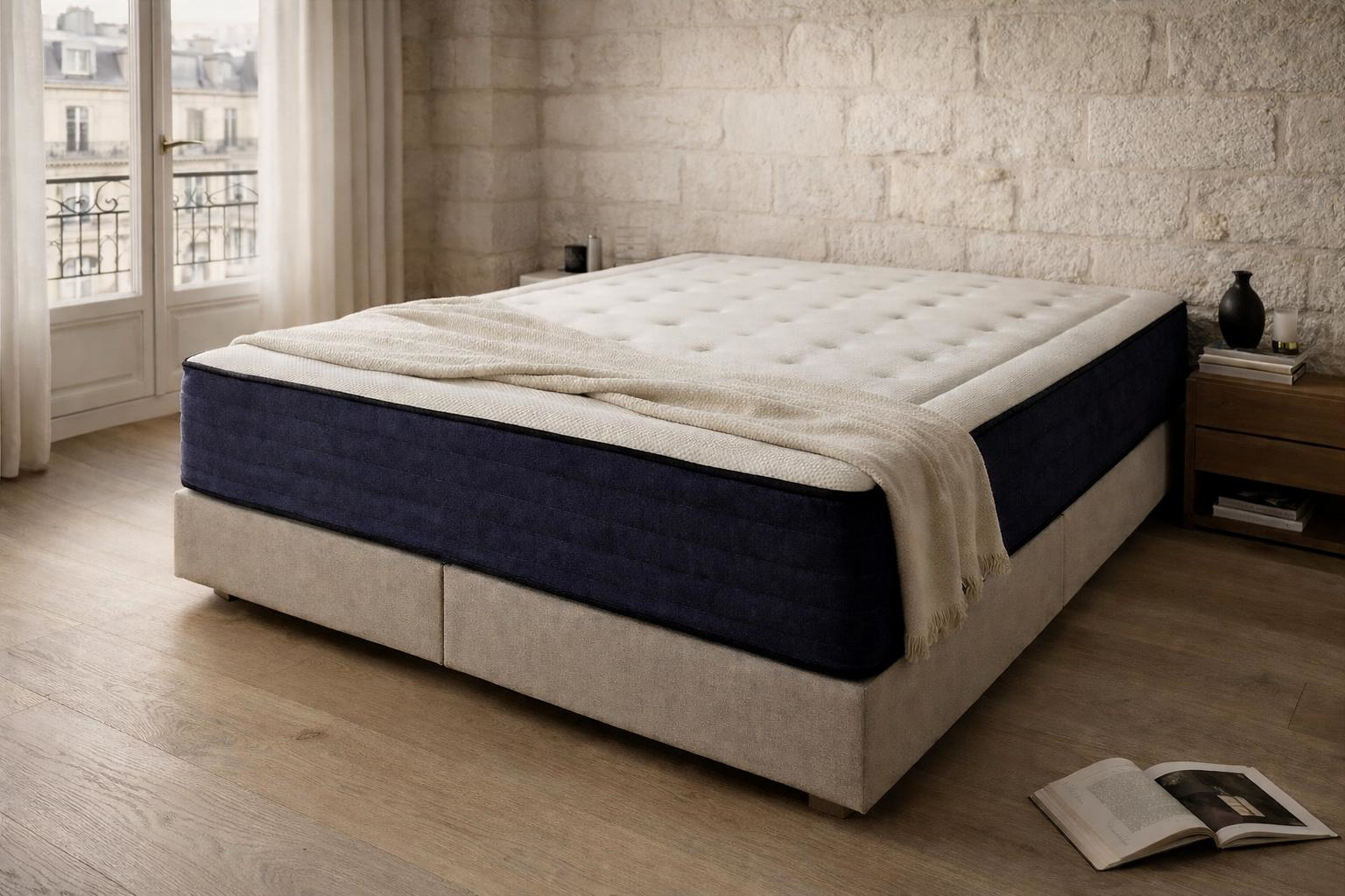 Matelas à ressorts haut de gamme Abbaye de Paname Avenue dans un décor feutré et calme alliant pierre et modernité  parisienne.