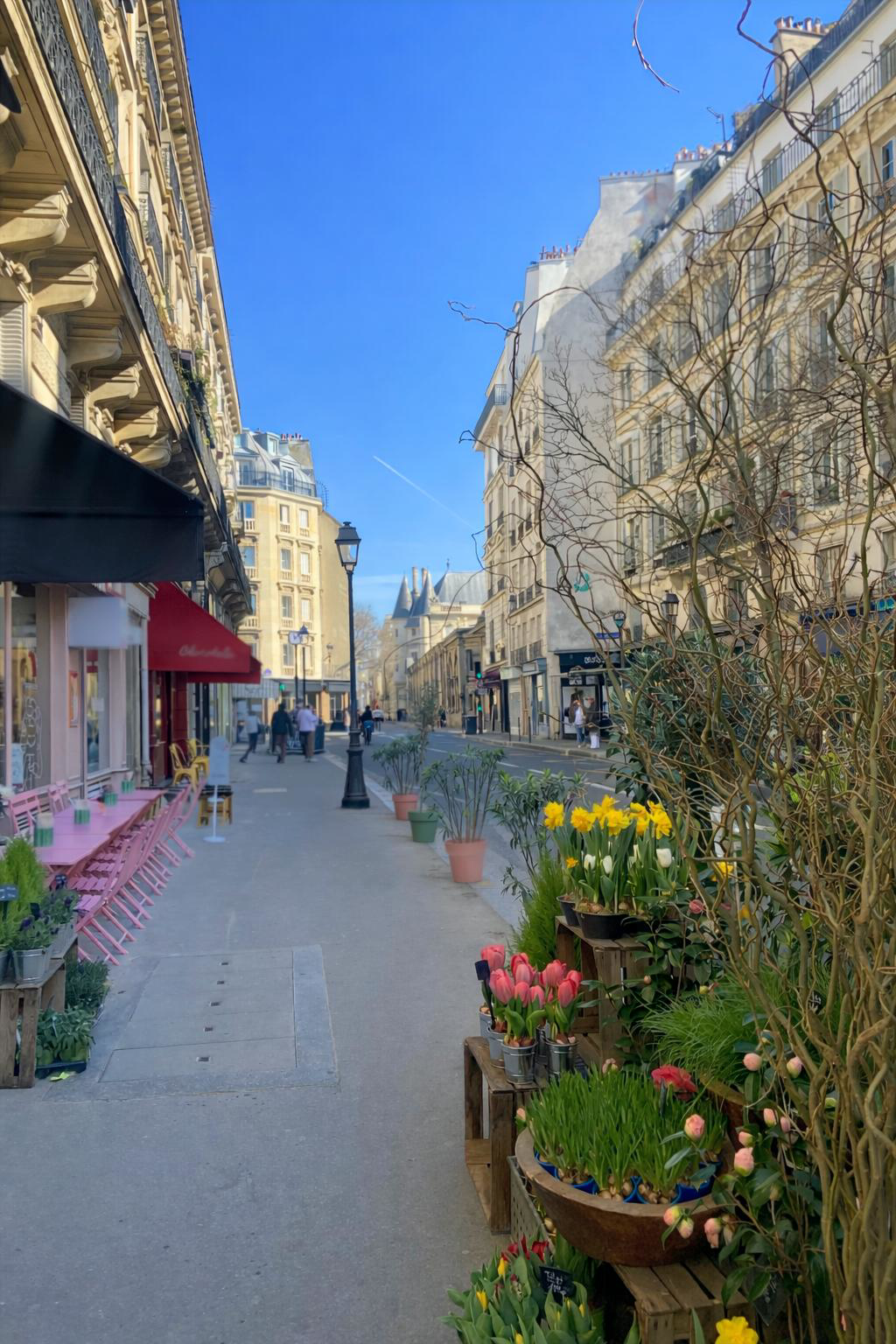 Vue sur la rue des Archives dans le quartier du Marais à Paris par Paname Avenue
