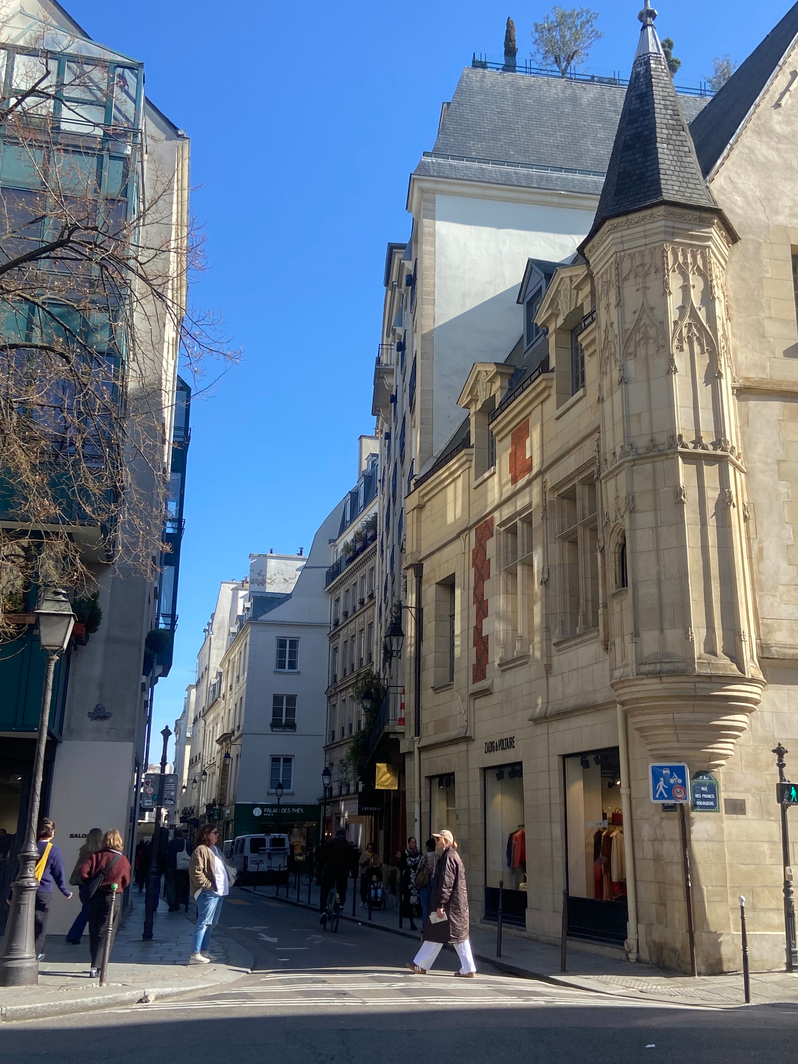 Vue sur la rue Vieille du Temple à Paris par Paname Avenue