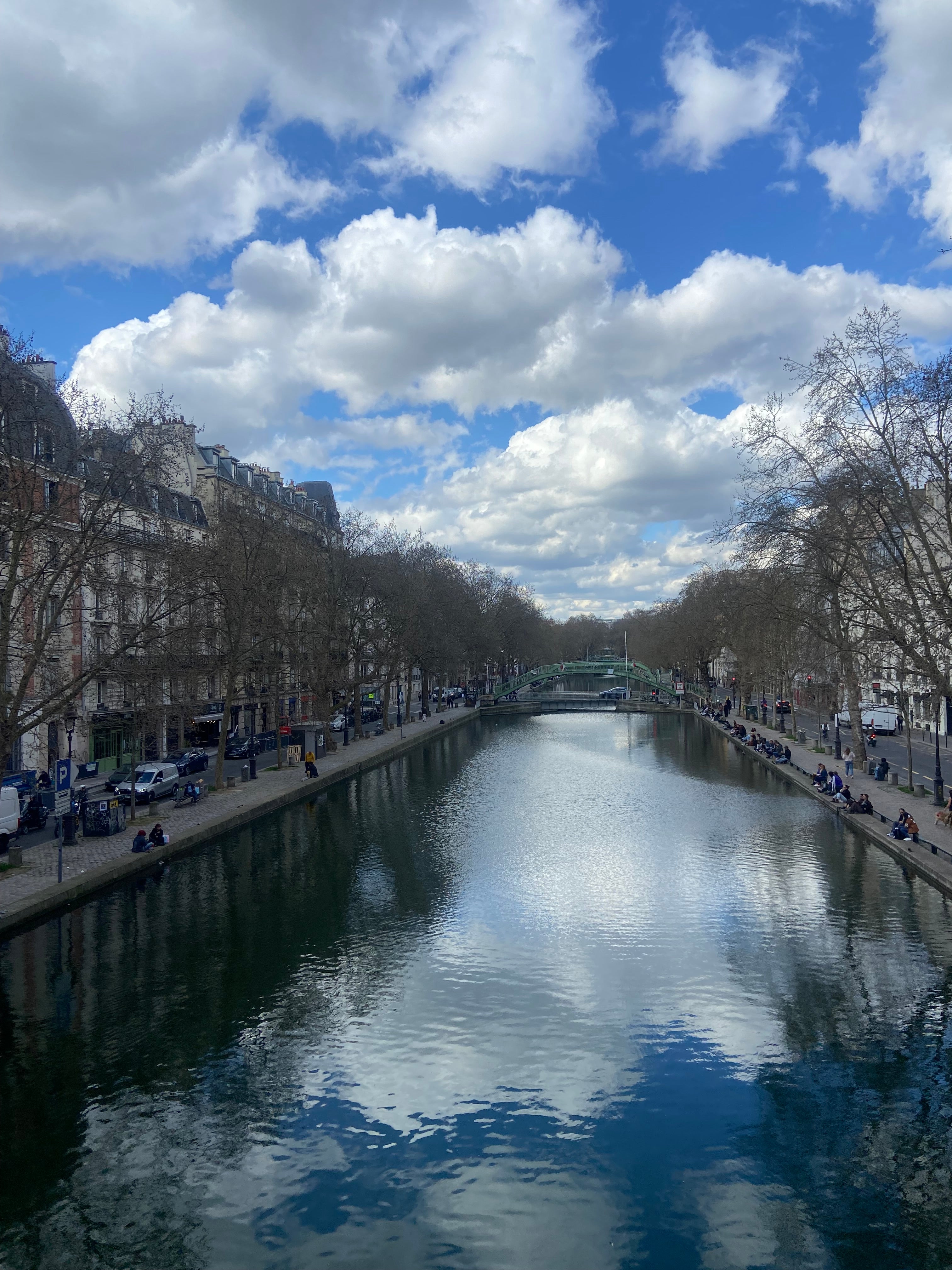 Quai de Valmy le long du canal Saint-Martin à Paris 10e dans l’univers Paname Avenue