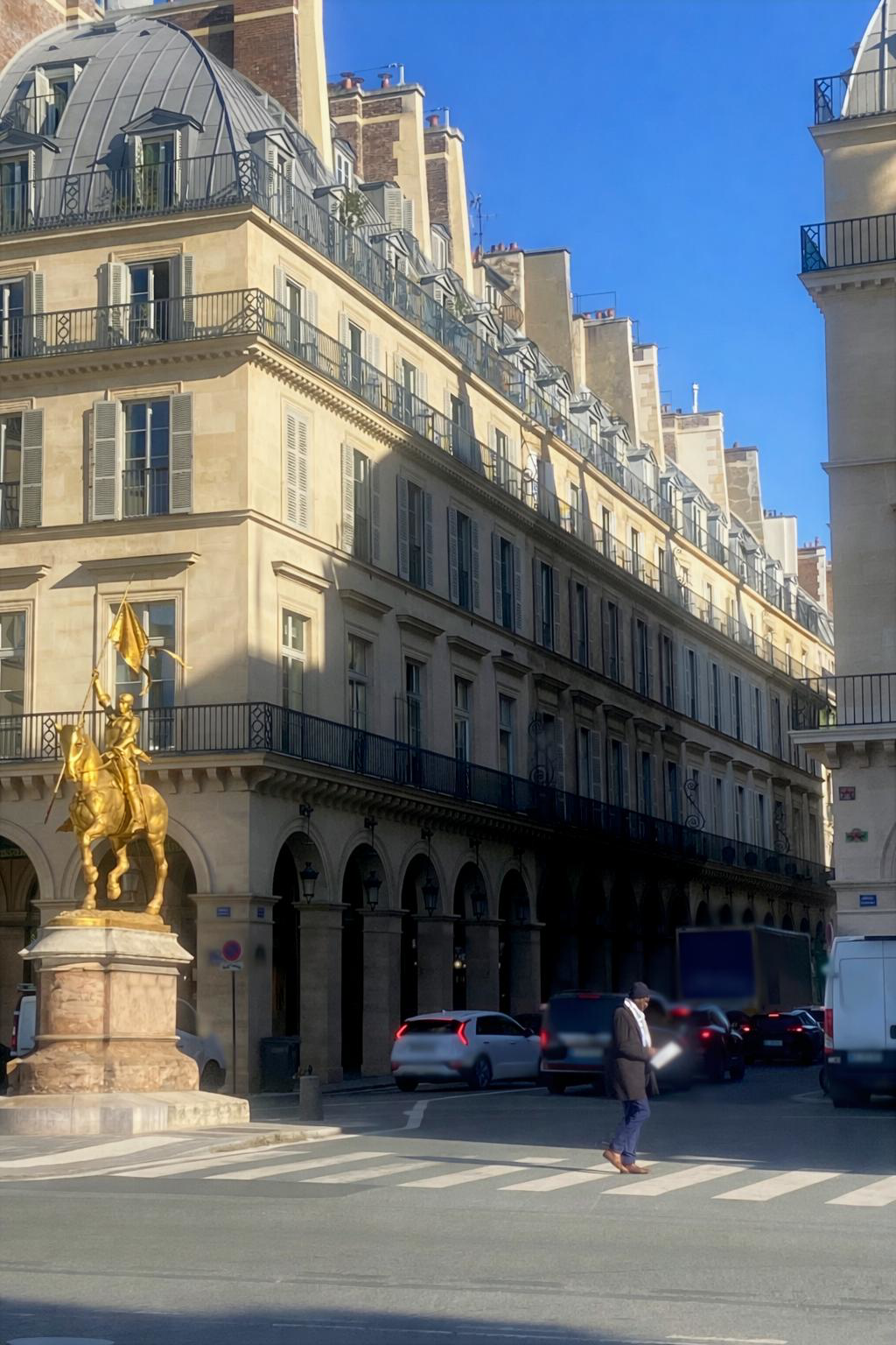 Vue sur la rue des Pyramides à Paris par Paname Avenue