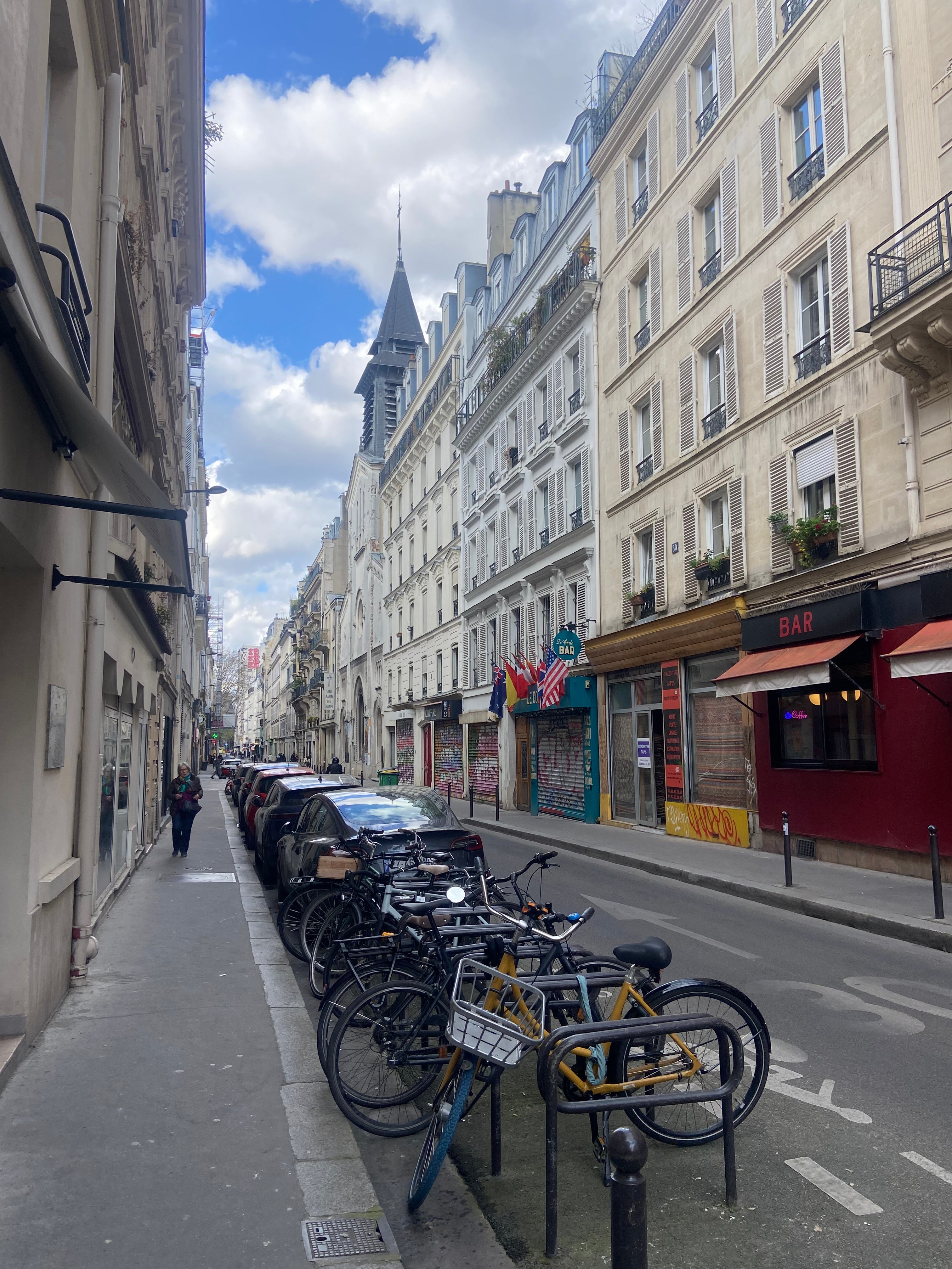Rue Albert Thomas à Paris 10e proche du canal Saint-Martin dans l’univers Paname Avenue