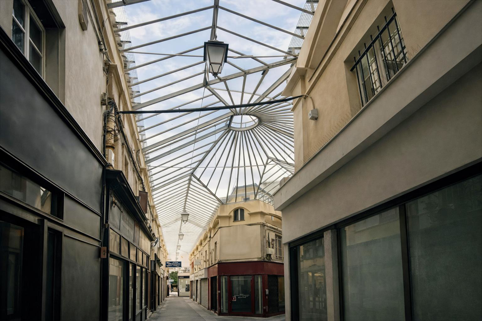 Vue sur le passage du Caire à Paris par Paname Avenue