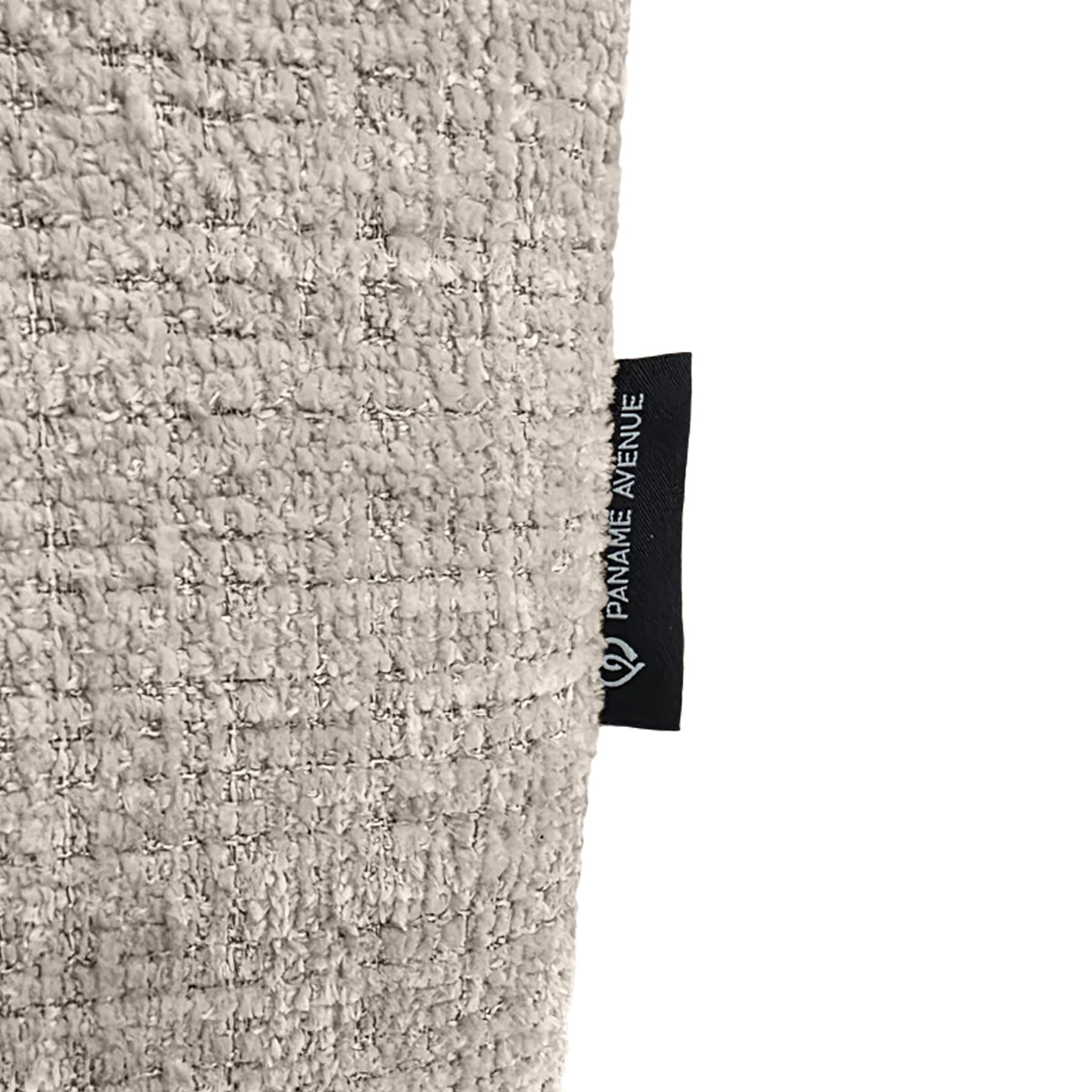 Pouf Albert-Thomas en tissu chenille beige Paname Avenue, détail du label de la marque