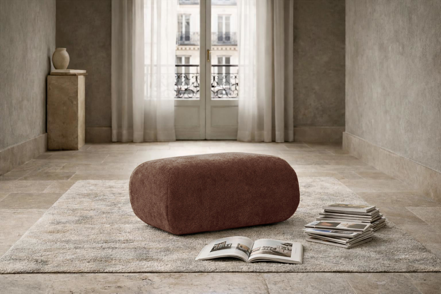 Pouf Blainville en tissu chenille marron Paname Avenue, dans un décor inspire d'un quartier parisien