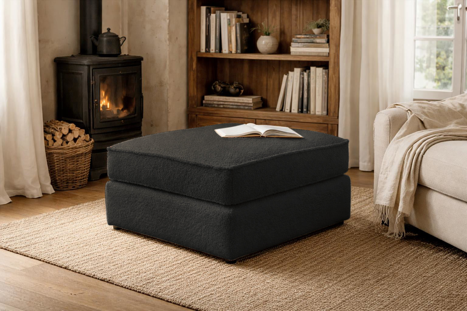 Pouf Durantin en tissu bouclette anthracite Paname Avenue, dans un décor inspire au quartier parisien