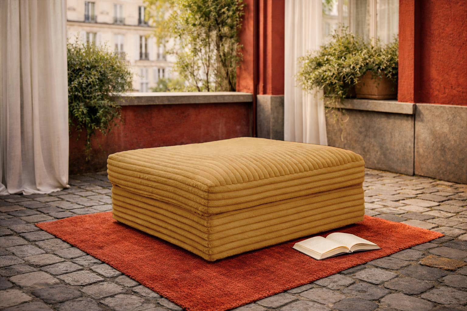 Pouf Norvins de Paname Avenue sur une terrasse couverte d'un intérieur parisien chic