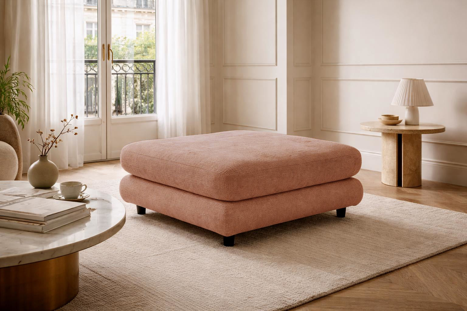 Pouf Popincourt en tissu chenille terracotta Paname Avenue, dans un décor inspire au quartier parisien