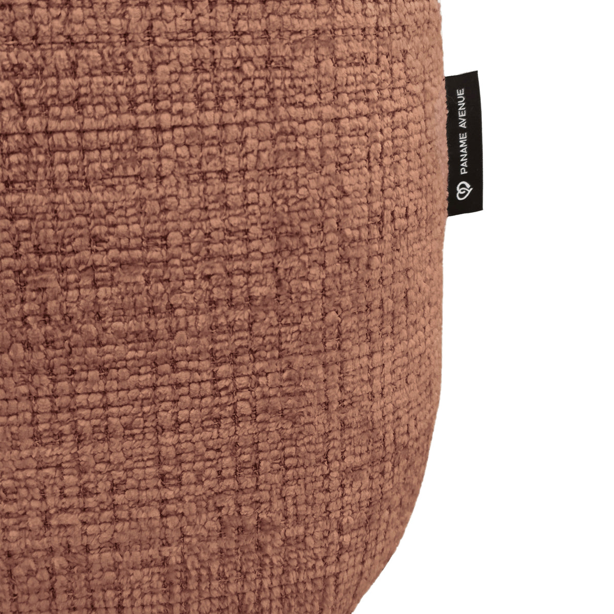 Pouf Popincourt en tissu chenille terracotta Paname Avenue, détail du label de la marque