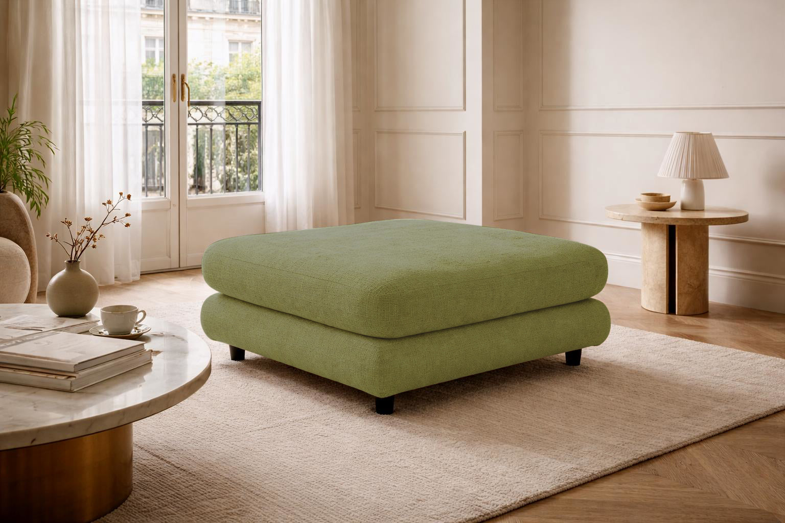 Pouf Popincourt en tissu chenille vert olive Paname Avenue, dans un décor inspire au quartier parisien