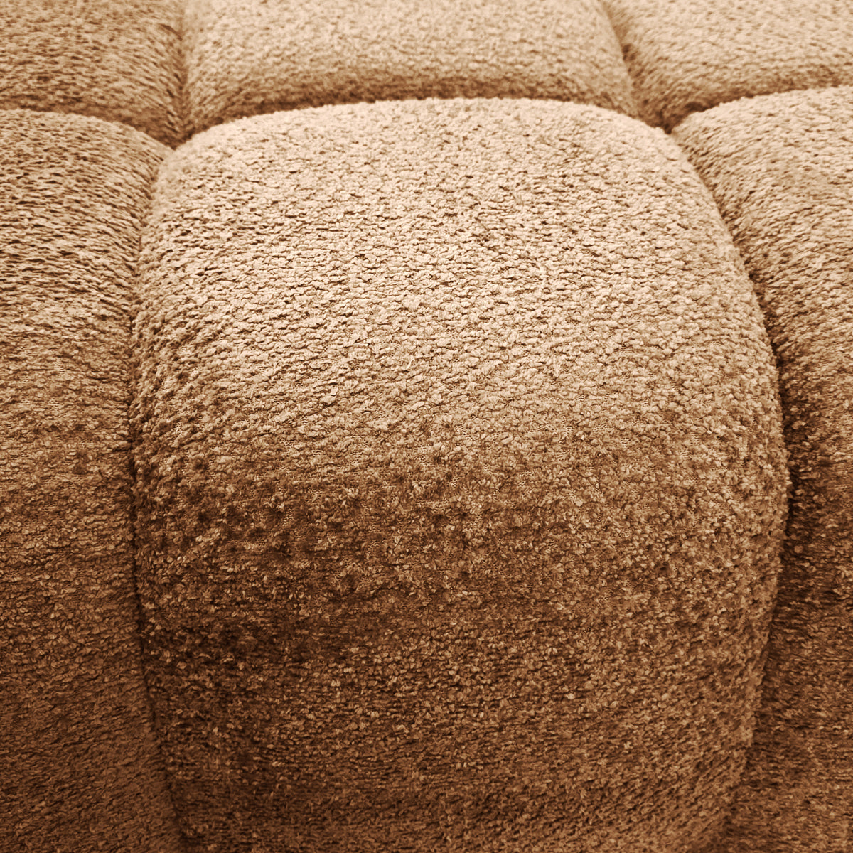 Pouf Taylor en tissu bouclette terracotta Paname Avenue, zoom sur l'assise