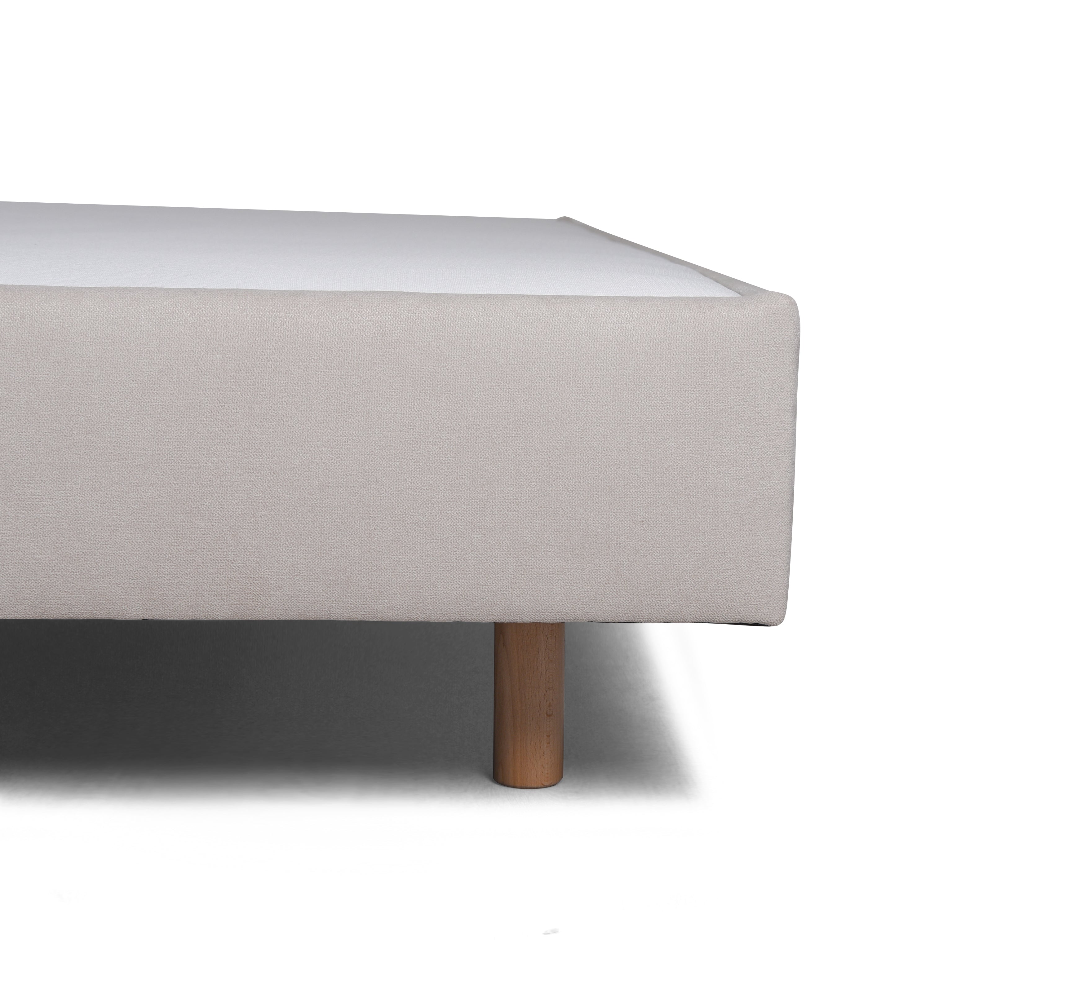 Zoom coin du sommier tapissier 80x200cm Richard-Lenoir masse décalée sur fond blanc de chez Paname Avenue 